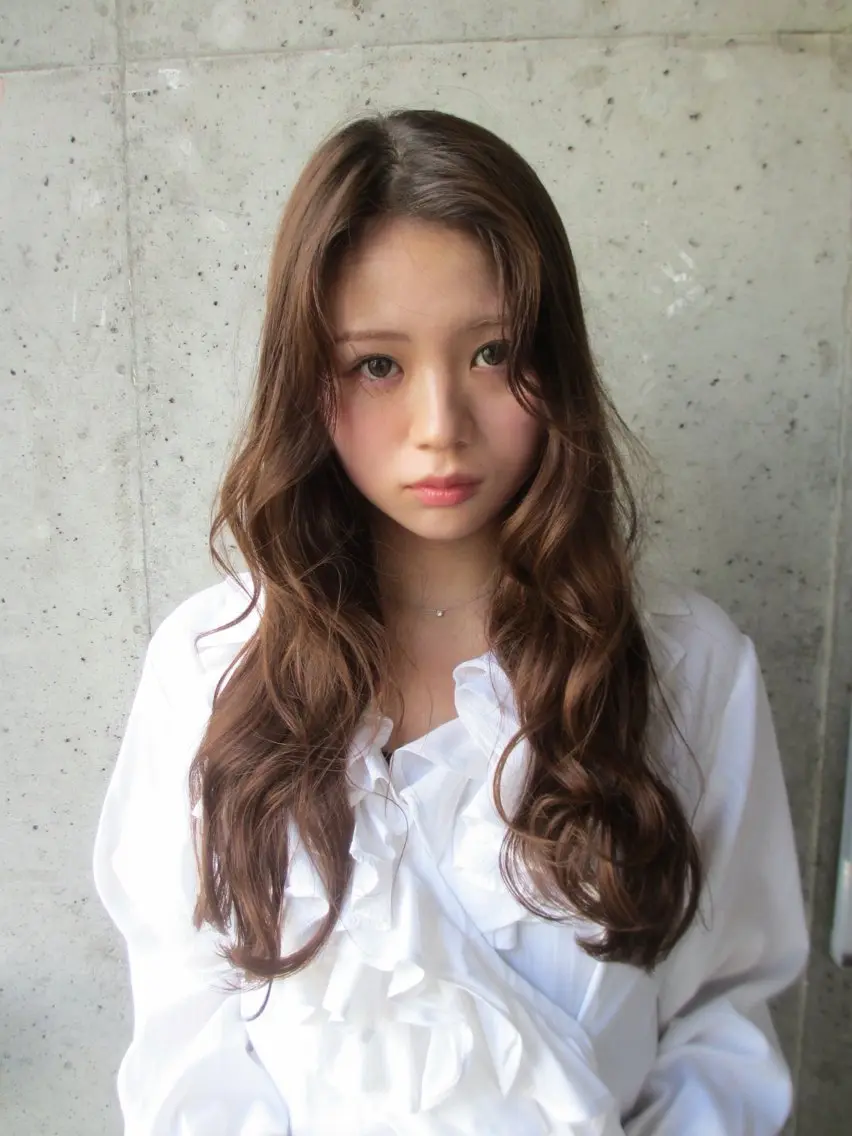 ロング カラー ベージュカラー 透明感カラー shui/艶カラー ／柔らかストレートのヘアスタイル
