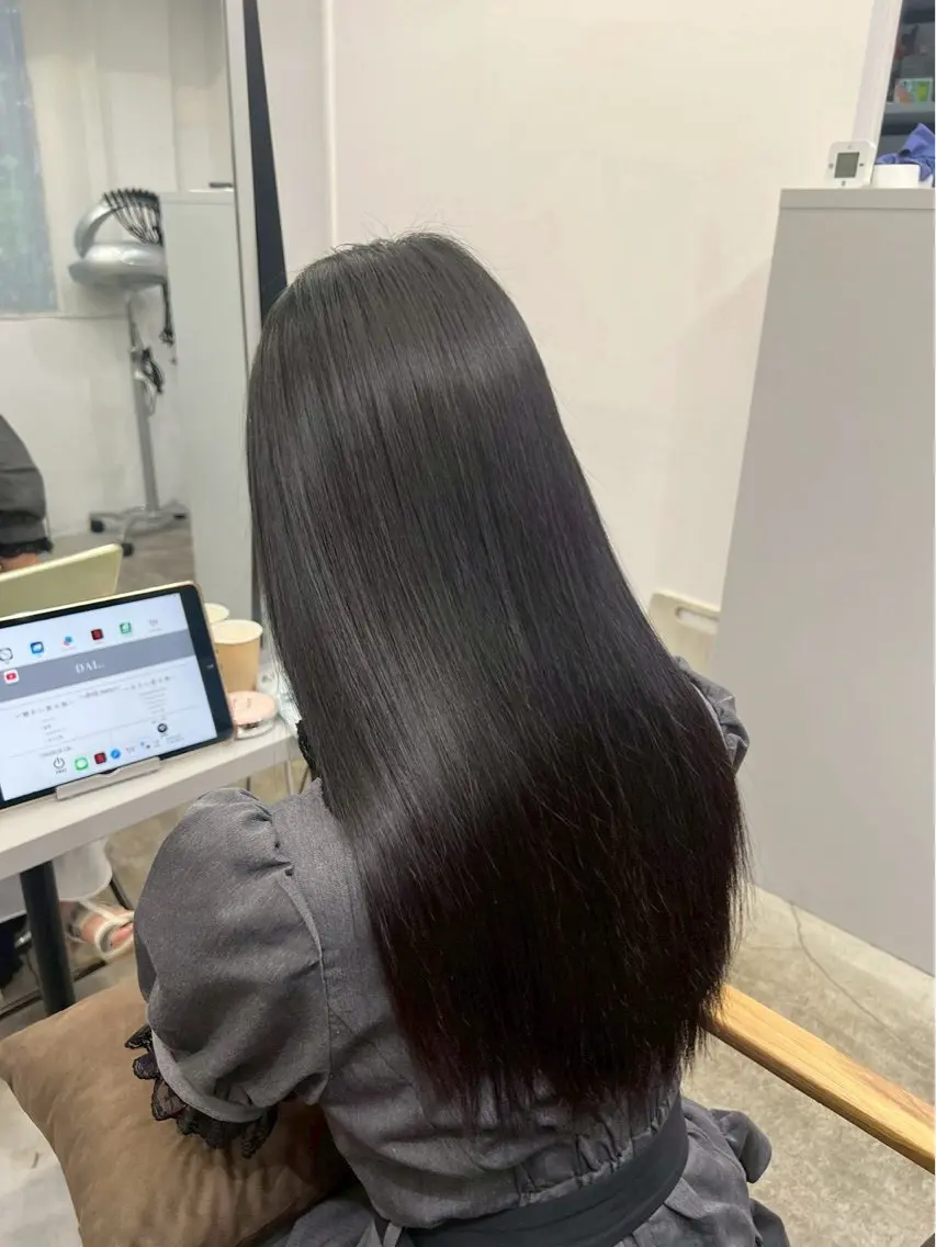ロング パーマ 髪質改善 レイヤーカット 縮毛矯正 トリートメント 酸性ストレート 縮毛矯正 🍒モテ暖色カラー × うる艶✧ ゆなのヘアスタイル