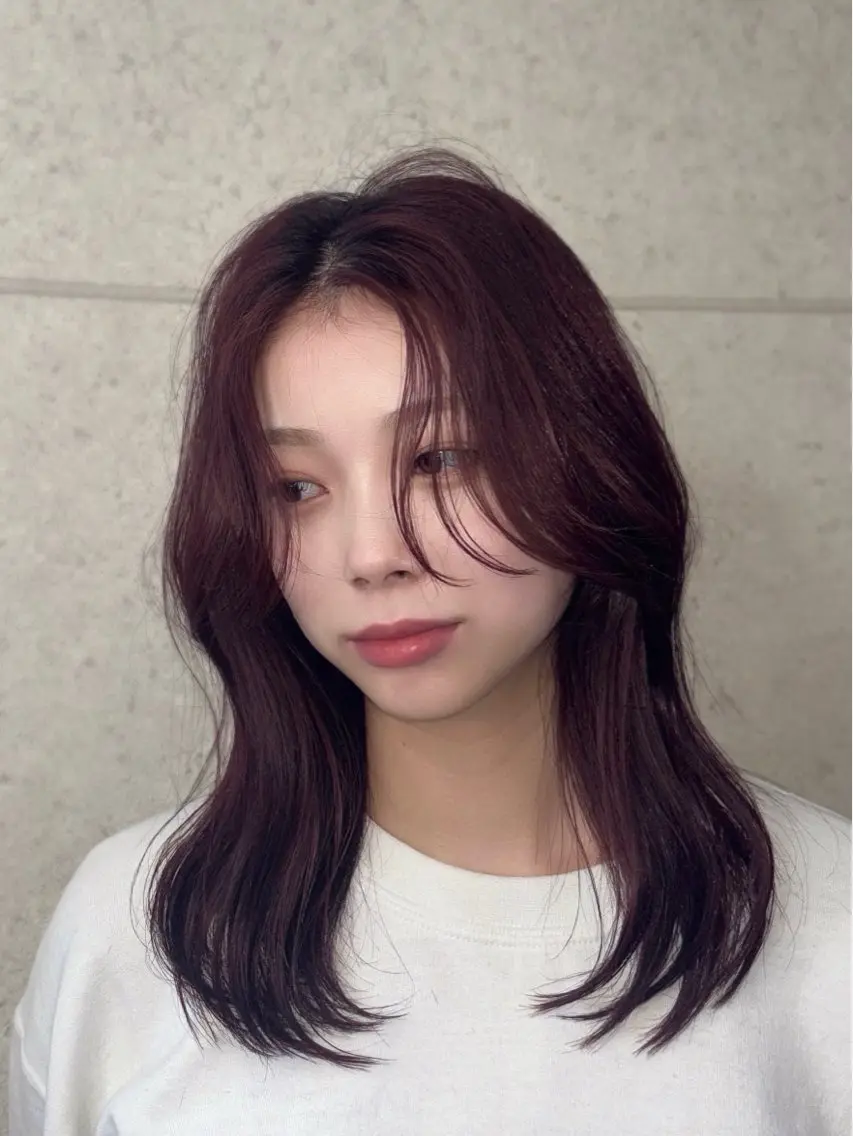 ミディアム 顔まわりレイヤー 顔周りカット レイヤーカット カット ヘアカラー トリートメント STAYGOLD⭐️ NANAMIのヘアスタイル