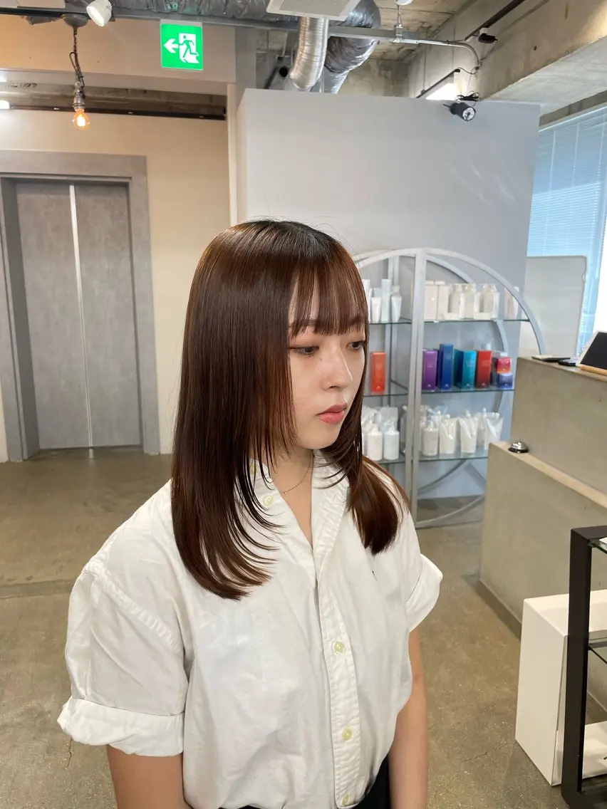 セミロング カット アライ レンカのヘアスタイル