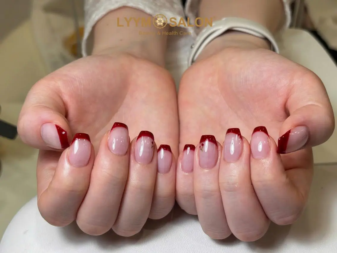 ネイル アートネイル ボルドー フレンチネイル 韓国ネイル 赤色 ハンドネイル ハンドケア LYYM Salon Miraのネイルデザイン