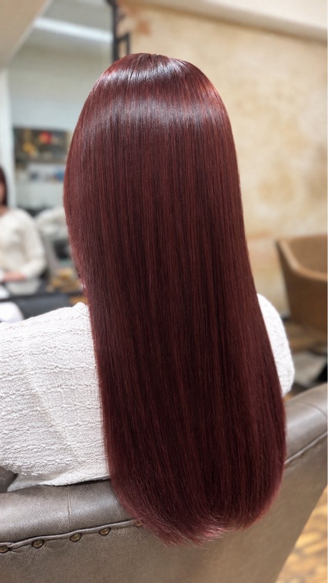 ロング カラー レッドカラー ヘアカラー トリートメント 菰田 愛輝のヘアスタイル