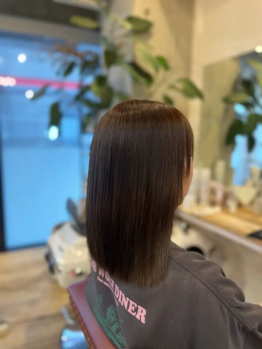 ミディアム カット ヘアカラー トリートメント Liere YUMAのヘアスタイル