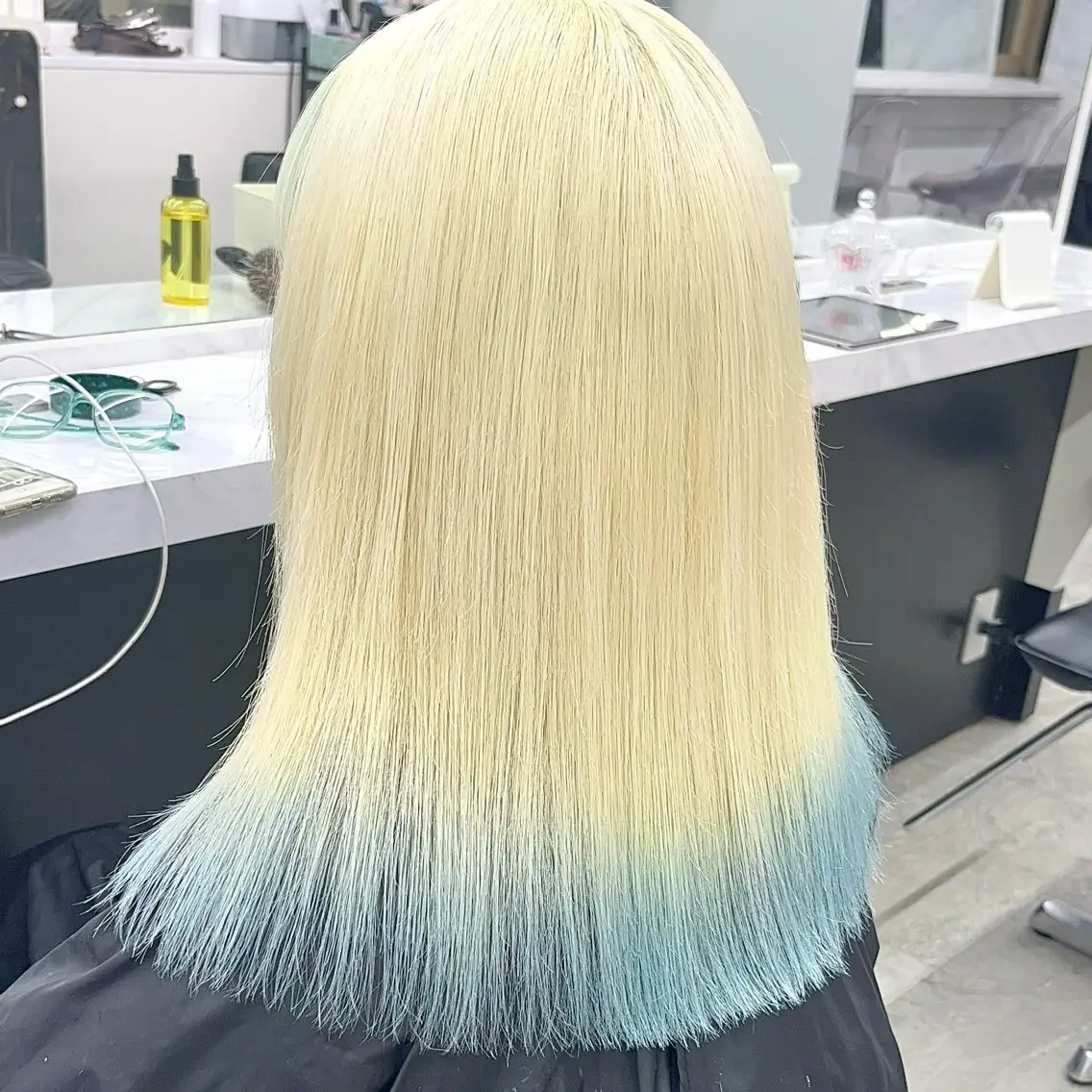 ミディアム カラー ヘアカラー レン🎨ハイトーン× エクステ🎨渋谷のヘアスタイル