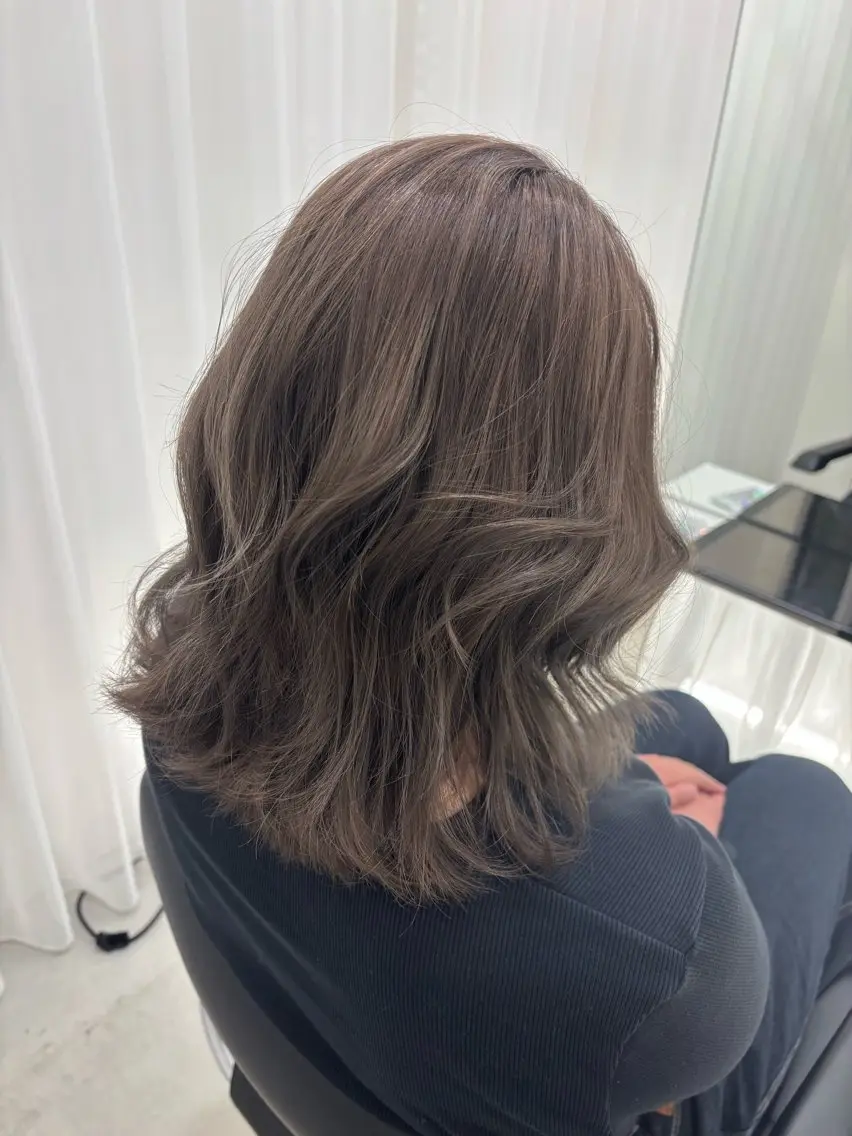ミディアム 佐瀬 冬祈のヘアスタイル