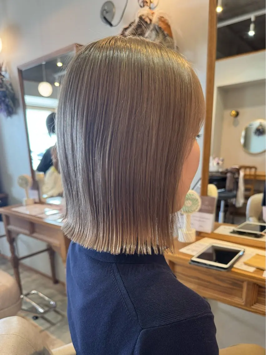 ミディアム MIKIE ．のヘアスタイル