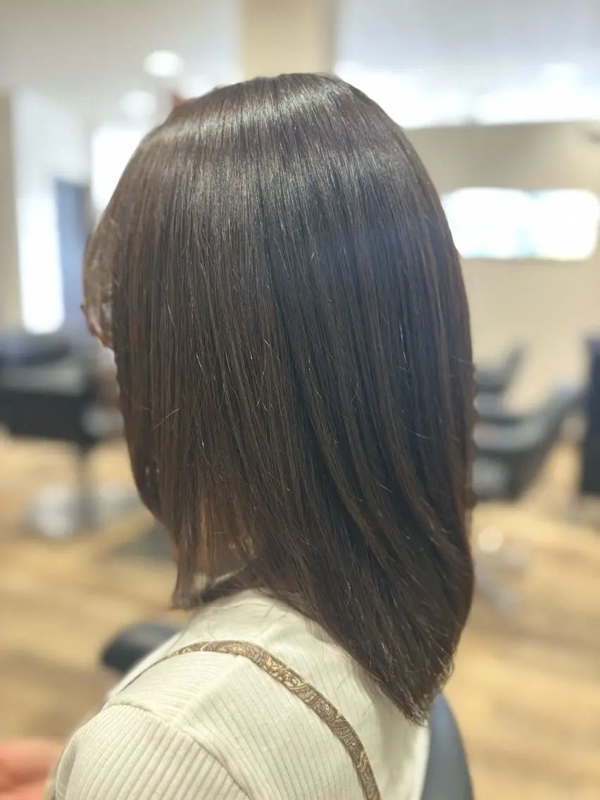 ミディアム 阿久津 玲菜のヘアスタイル