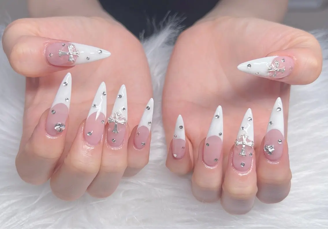 ネイル アートネイル オーロラネイル チークネイル 長さ出し フットネイル Miya _nailのネイルデザイン