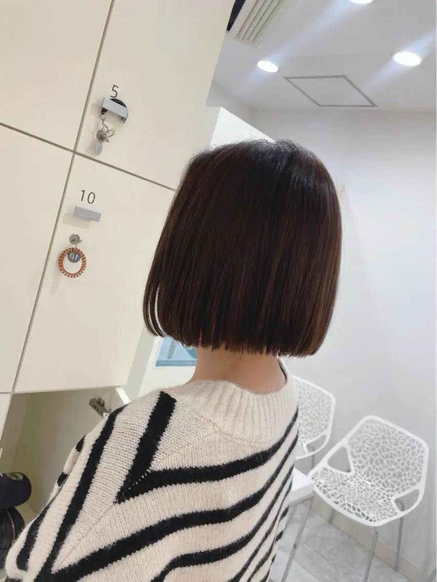 ミディアム カラー 切りっぱなしボブ アッシュ ボブ コミヤマ ナツキ🪿のヘアスタイル