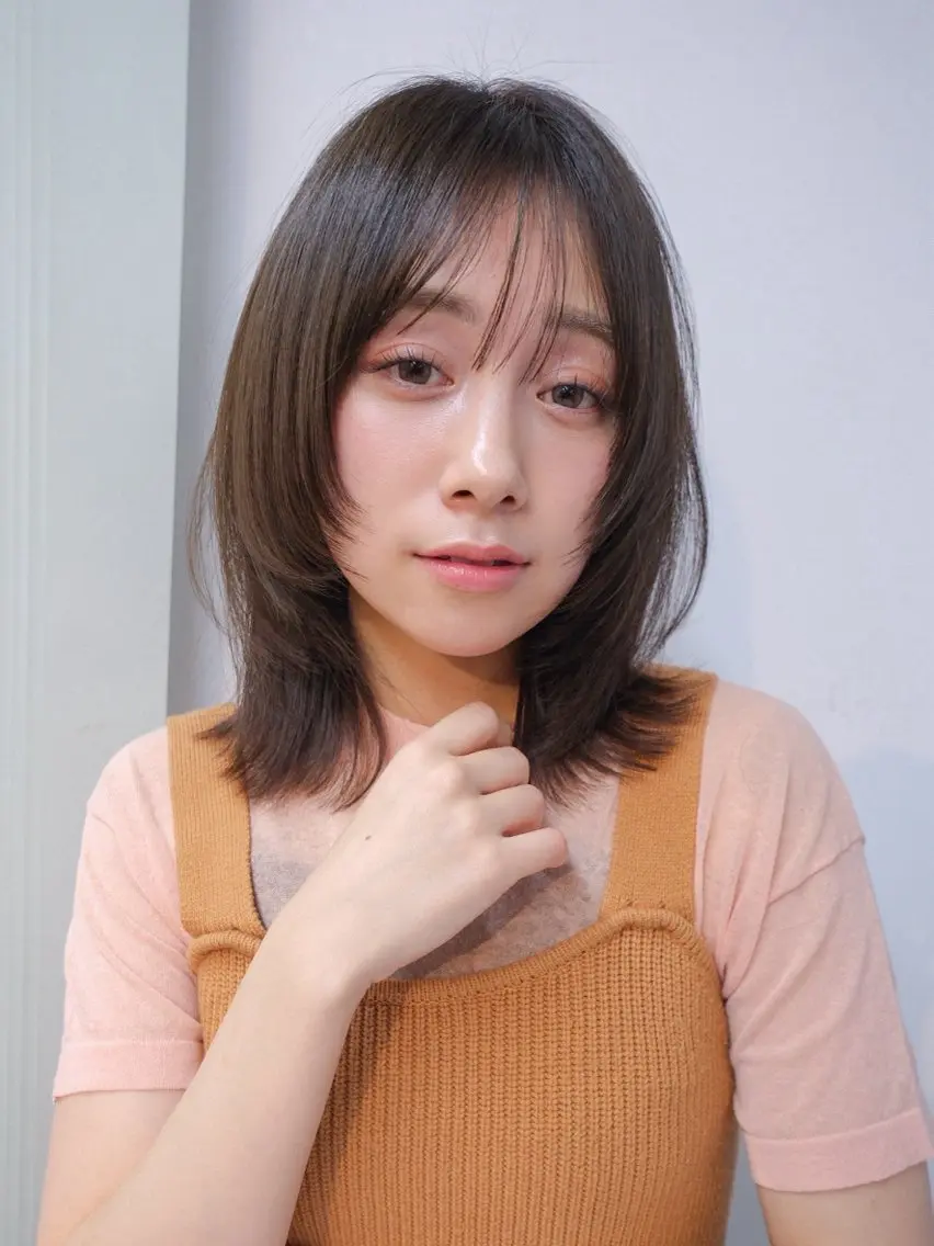 ミディアム カラー ミディアムレイヤー 透明感カラー レイヤーカット カット ヘアカラー トリートメント ボブ/ミディアム 親しみやすさ/さくらのヘアスタイル