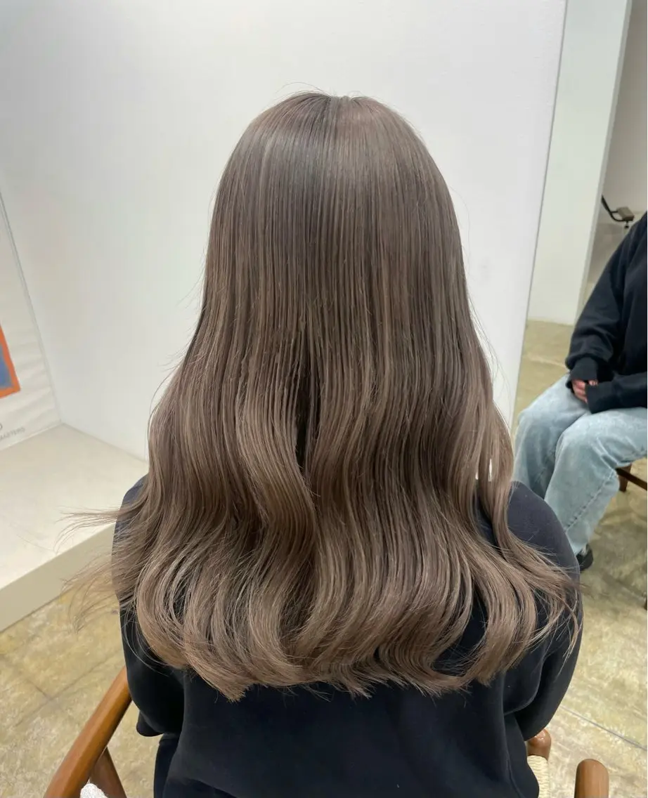 セミロング ヘアカラー mihane fit hueのヘアスタイル