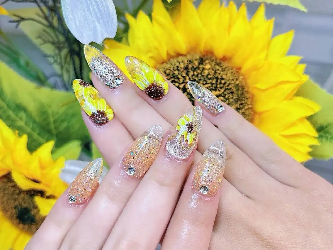 ネイル 長さ出し ジェルネイル キラキラネイル ラメ(グリッター) ニュアンスネイル Chouette Nailのネイルデザイン