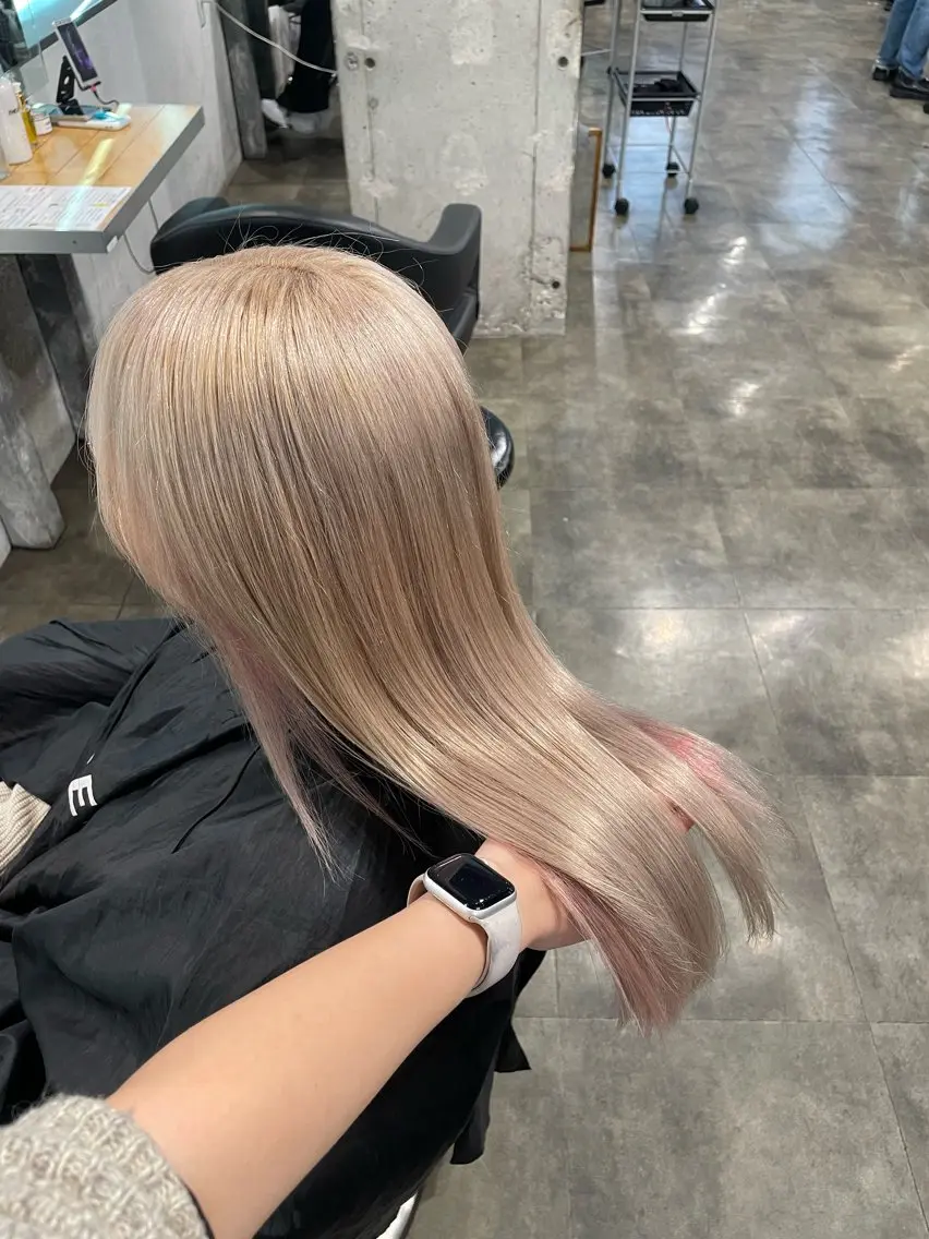 セミロング カラー ヘアカラー ハイトーン 横浜💞ミオのヘアスタイル