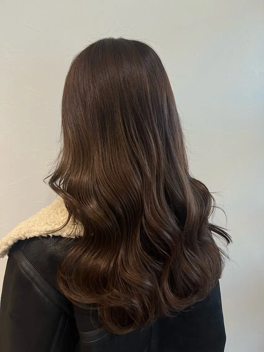 カラー ブラウンカラー ダークブラウン ハヤサカ マユキのヘアスタイル