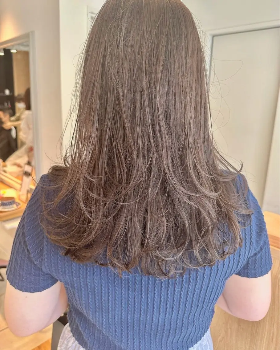 カラー 岩崎 光希のヘアスタイル