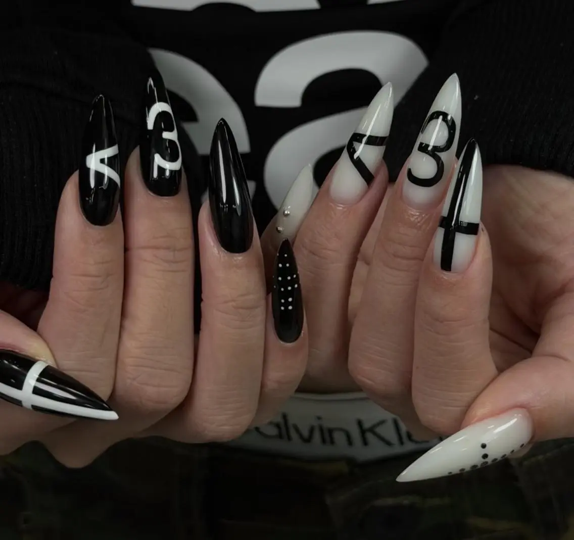 ネイル ハンドネイル 🎀 KiKi_nailのネイルデザイン