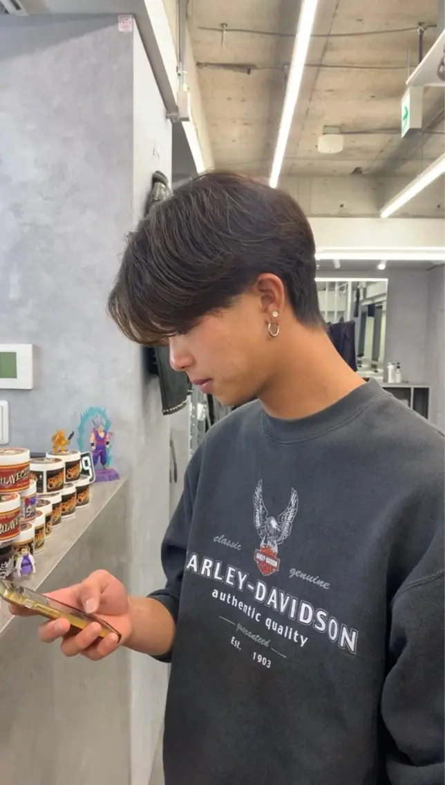 ミディアム パーマ メンズ ミディアムパーマ センターパート メンズパーマ 新宿メンズカット💈 瀧瀬 剣也のヘアスタイル