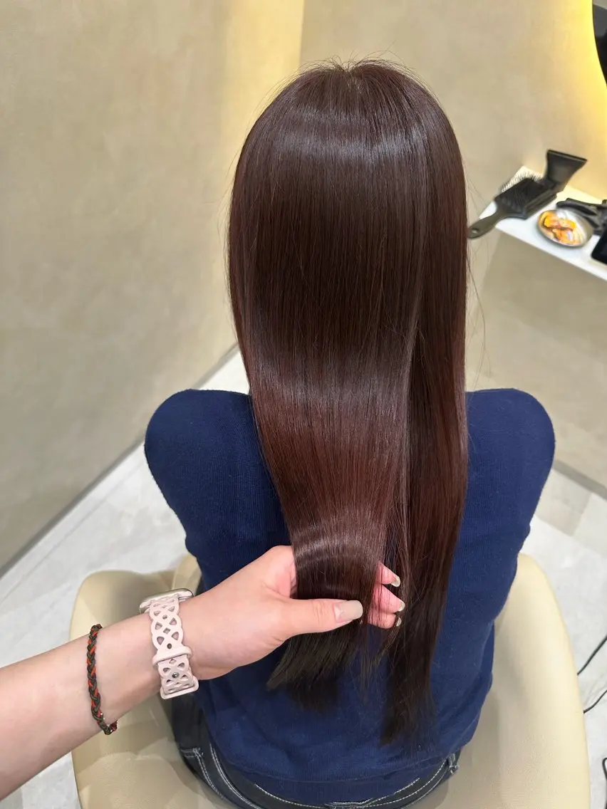 カット+premium艶髪ストレート(縮毛矯正)の写真