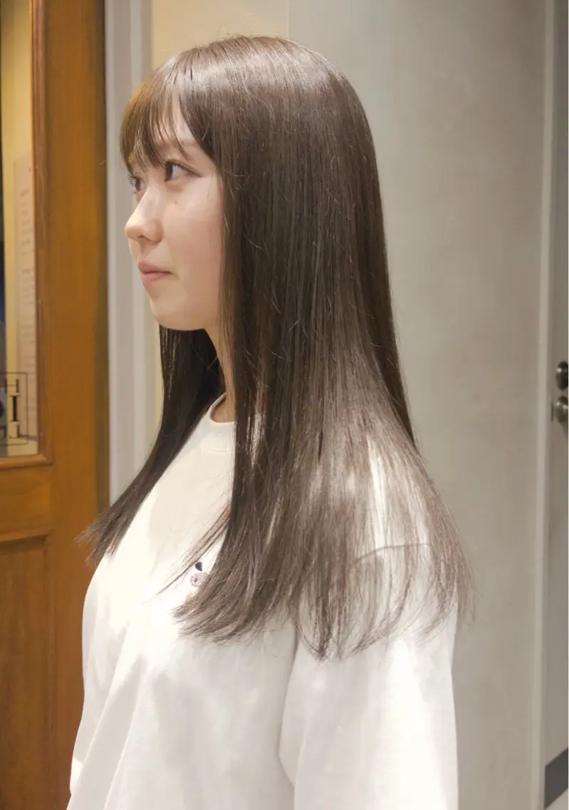 セミロング カラー 堀江 奈央のヘアスタイル