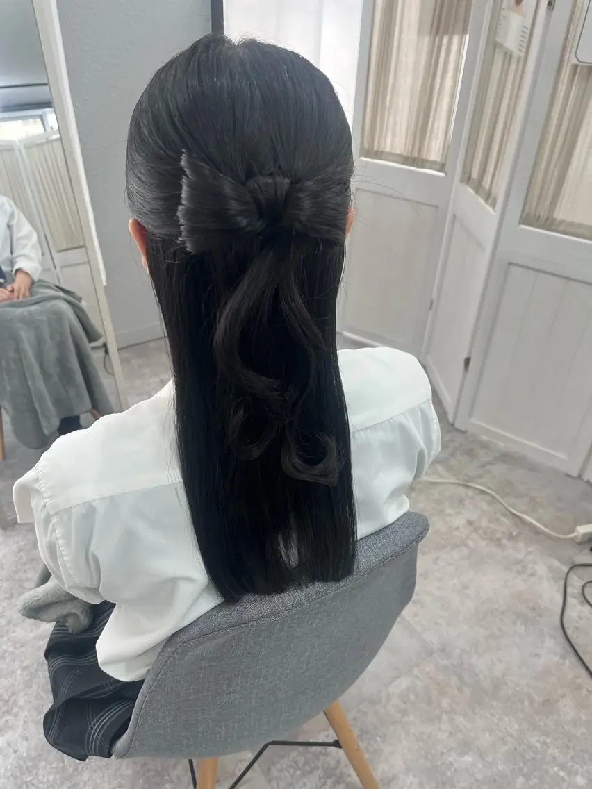 ヘアアレンジ 卒業式のヘアスタイル 玉城 里奈のマツエク・マツパデザイン