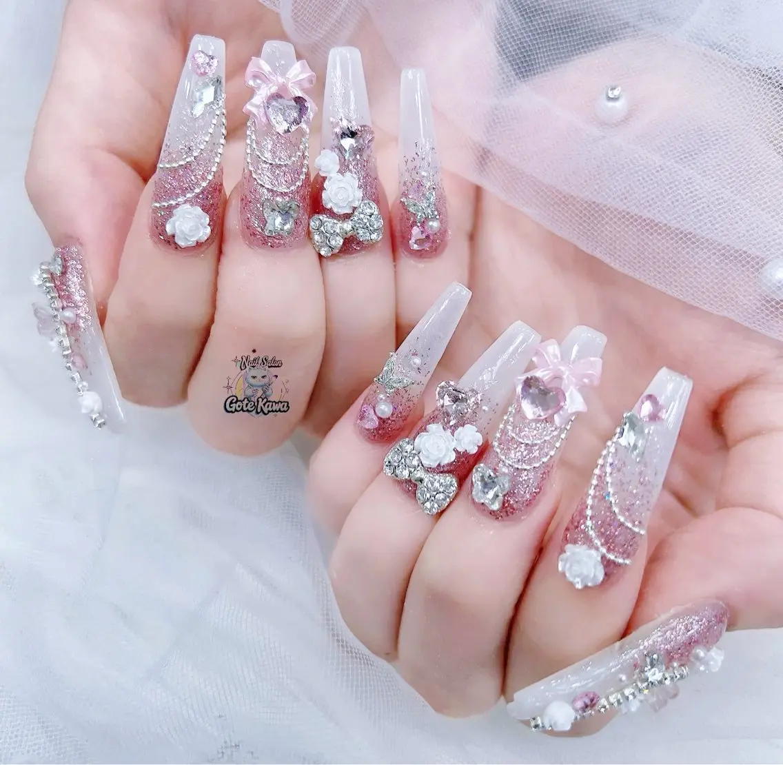 ネイル アートネイル キラキラネイル スカルプネイル ハンドネイル ハンドケア Gote Kawa nail salonのネイルデザイン