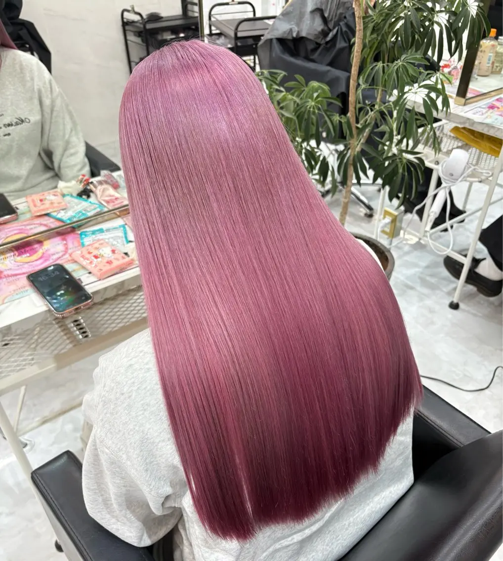 ロング ロング 💎艶々ハイトーン MOE💍🤍のヘアスタイル