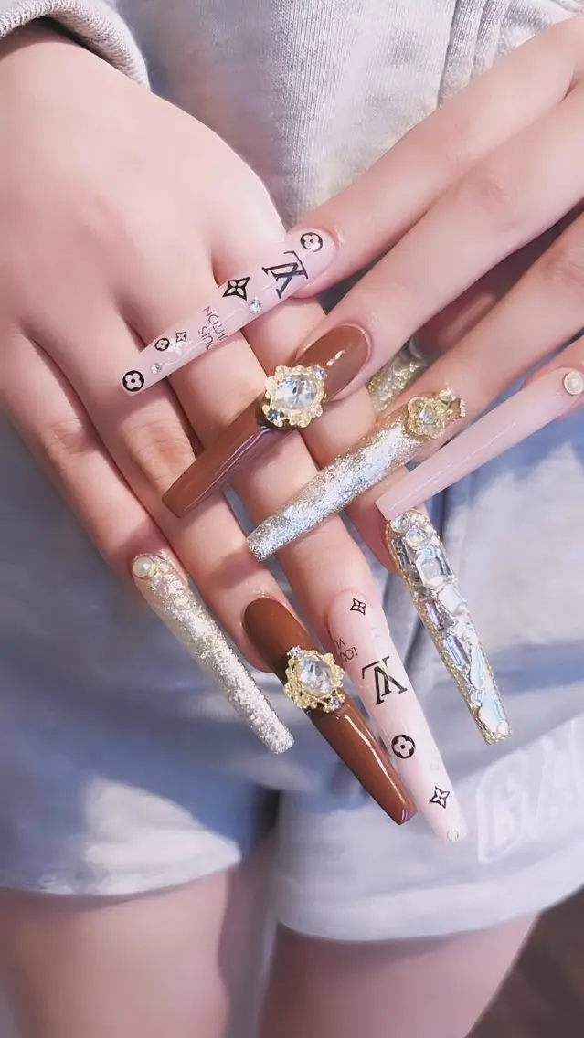 ネイル アートネイル オーロラネイル チークネイル 長さ出し フットネイル ハンドネイル Chan nailsのネイルデザイン