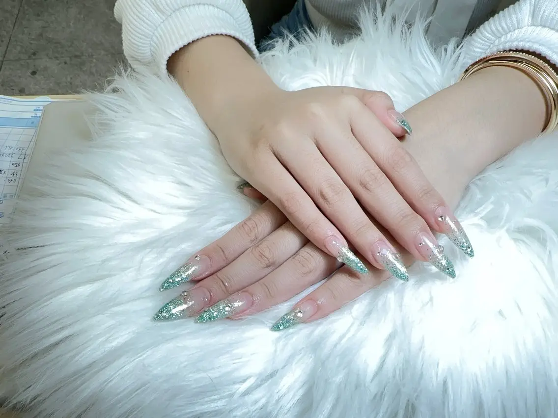 ネイル チークネイル 長さ出し フットネイル フレンチネイル ジェルネイル Nailsalon Tion武蔵小杉店のネイルデザイン