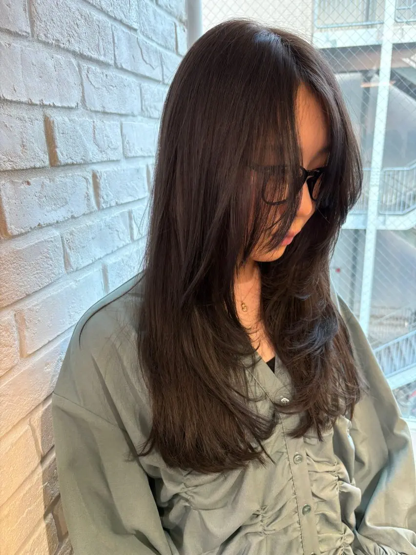 ロング 顔まわりレイヤー レイヤーカット ロング 笠井 雅斗のヘアスタイル