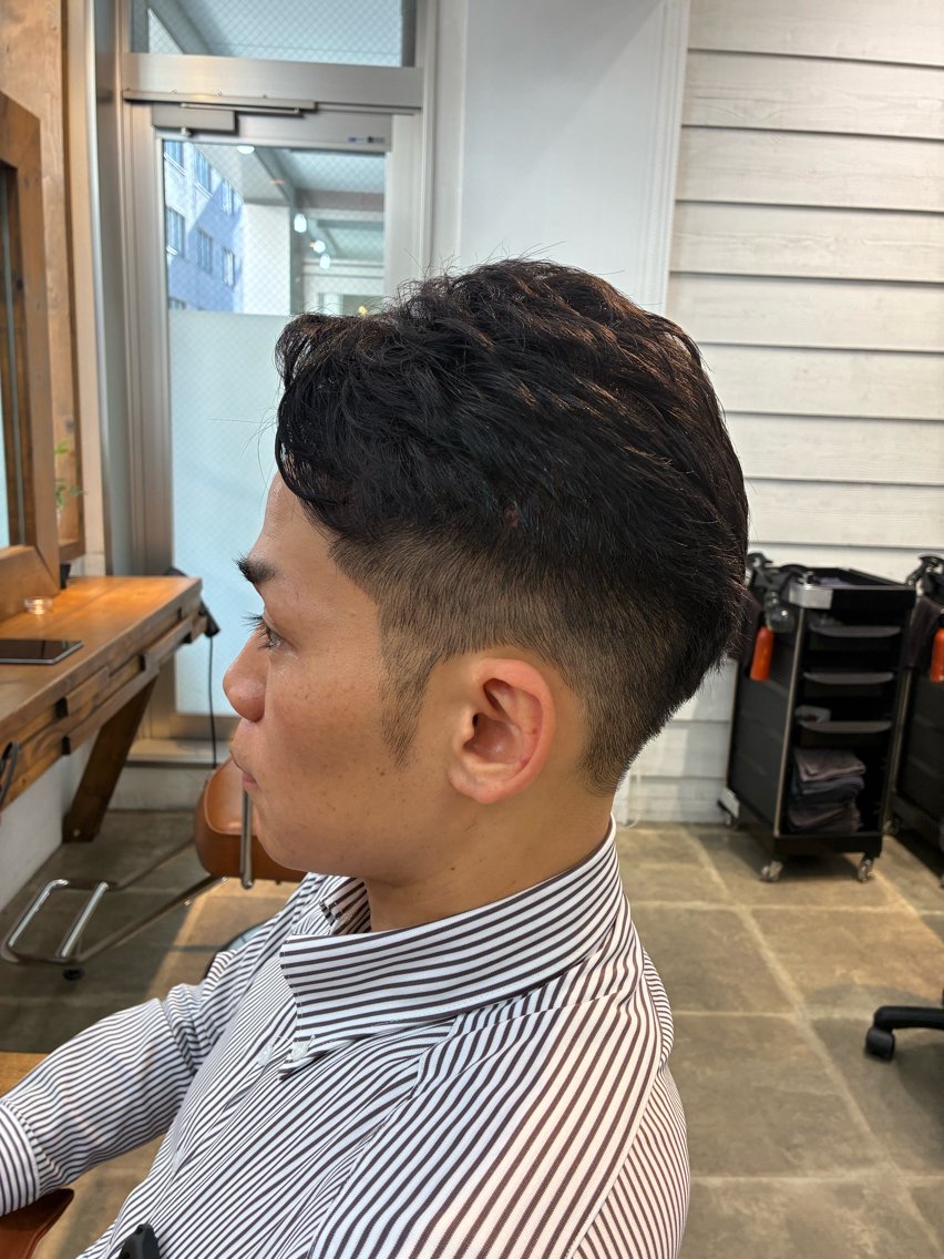 メンズ アップバング ビジネス 刈り上げ 小野 咲雪のヘアスタイル