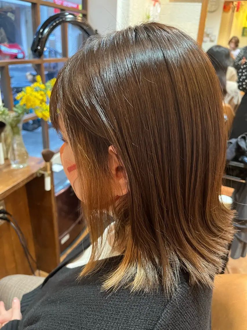ミディアム カラー インナーカラー 外ハネヘア nicahair maiのヘアスタイル