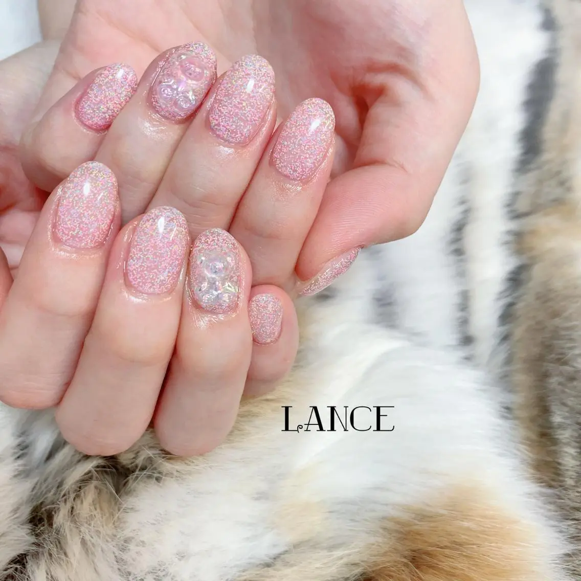 ミディアム ネイル オーロラネイル フレンチネイル グラデーション キラキラネイル シンプルネイル Lance nailのネイルデザイン