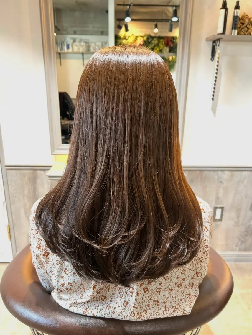 セミロング カラー ヘアアレンジ 梅木李奈🕊️ レイヤー透明感カラーのヘアスタイル
