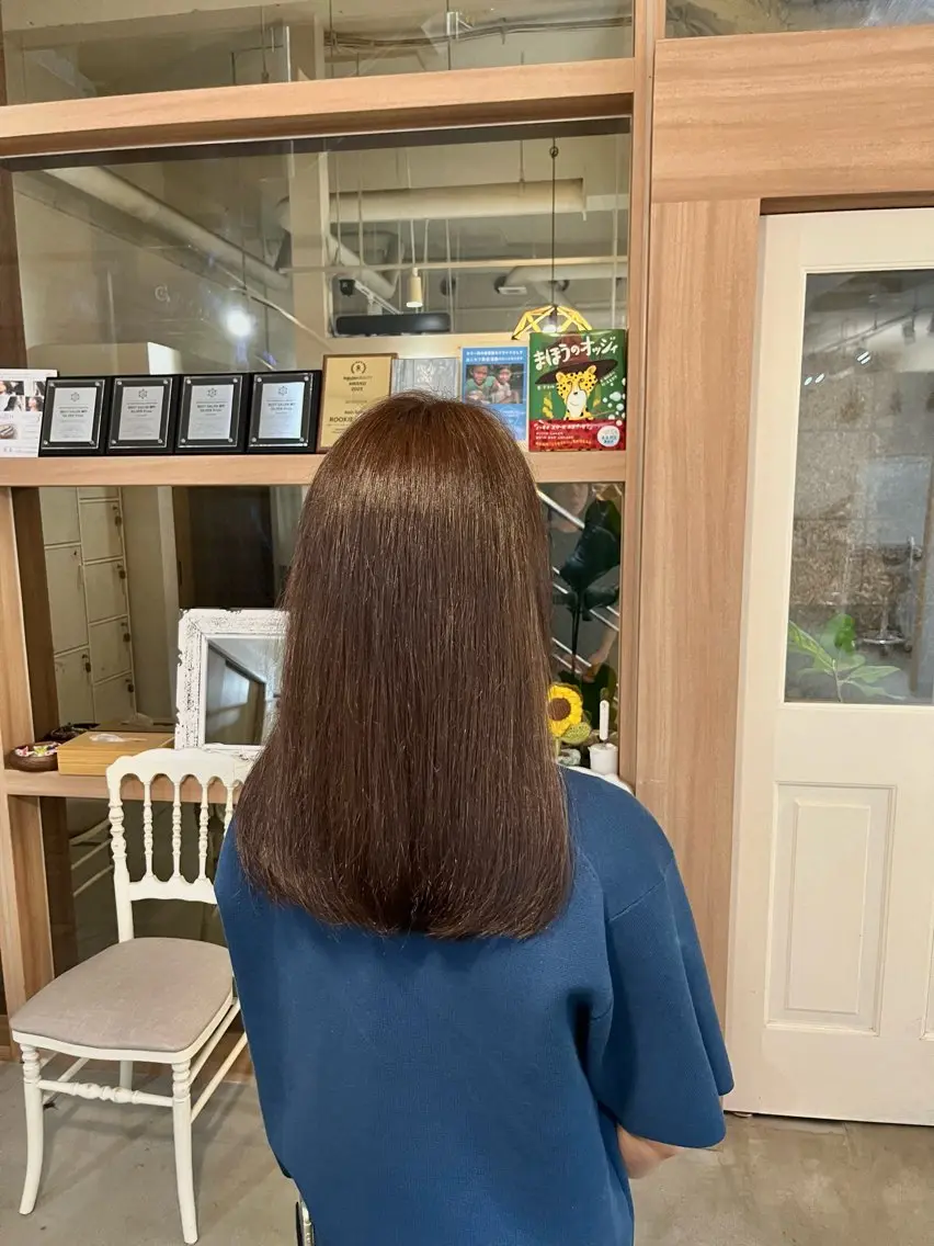 セミロング ラベンダーベージュ ヘアカラー 前野 祥太のヘアスタイル