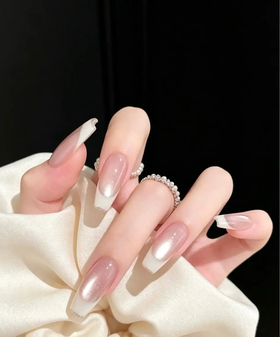 ネイル フレンチネイル ラメ(グリッター) ラメグラデーション マグネットネイル 持ち込み Unicorn Nail原宿表参道のネイルデザイン