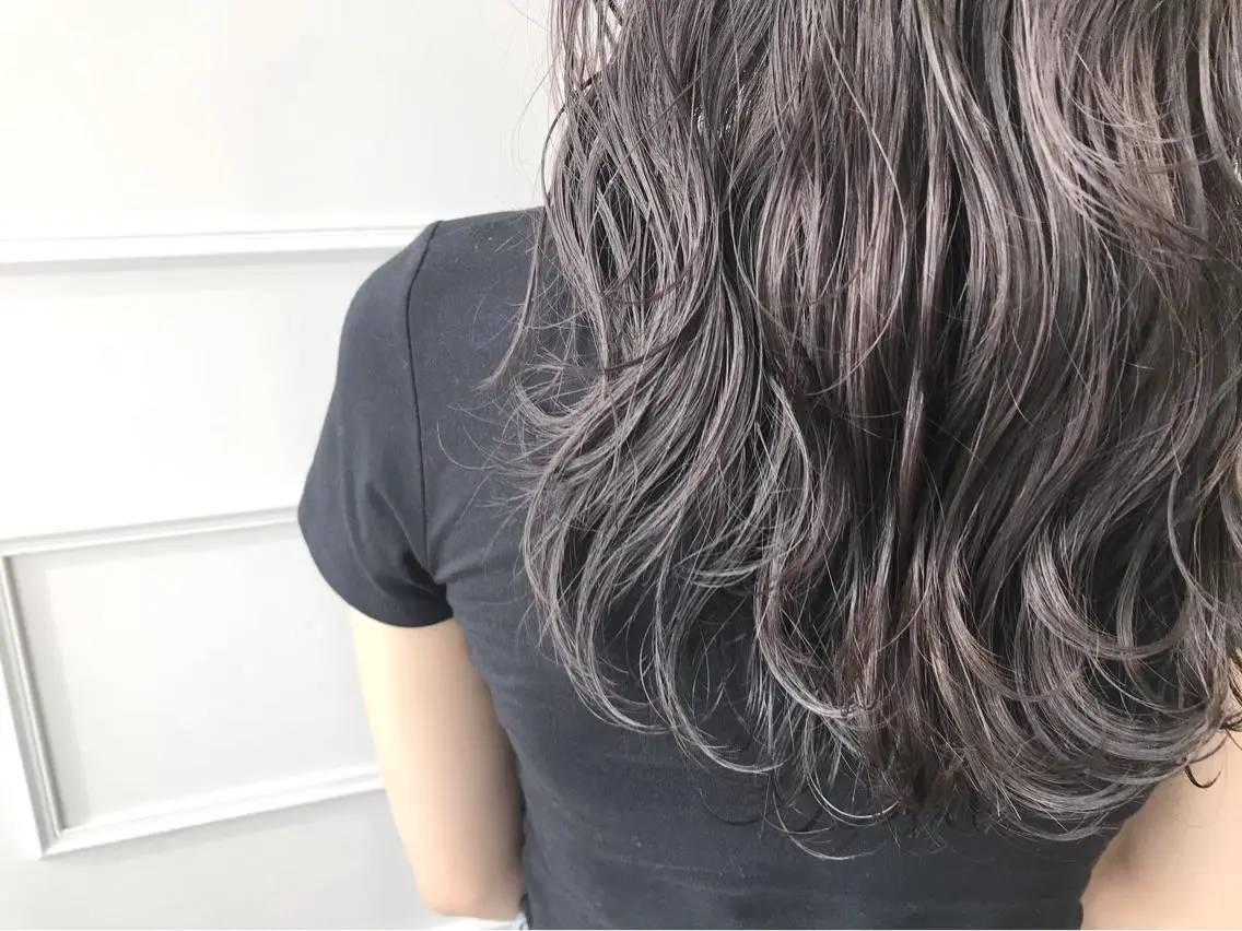 ロング 黒神 浩之のヘアスタイル