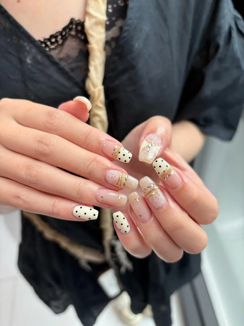 セミロング ハンドネイル Clala Ayumiのネイルデザイン
