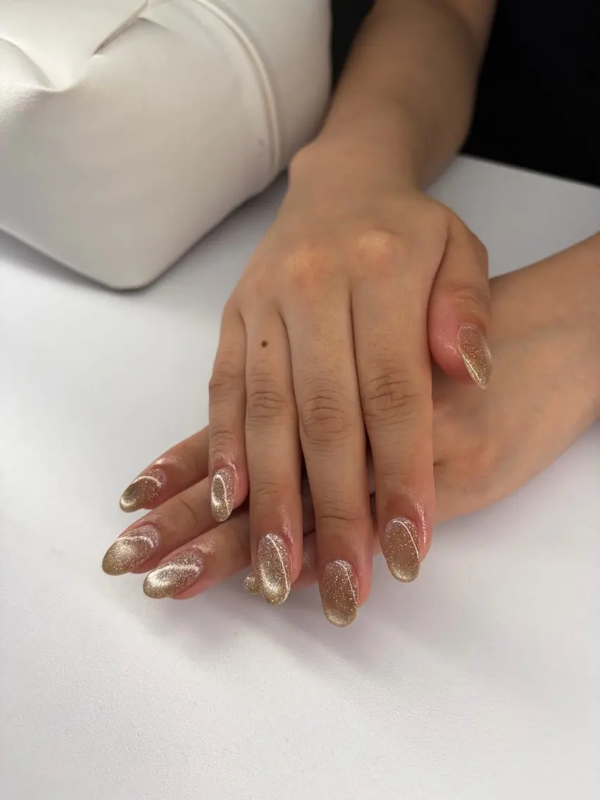 ネイル マグネットネイル ハンドネイル eyelash& nailsalonMのネイルデザイン