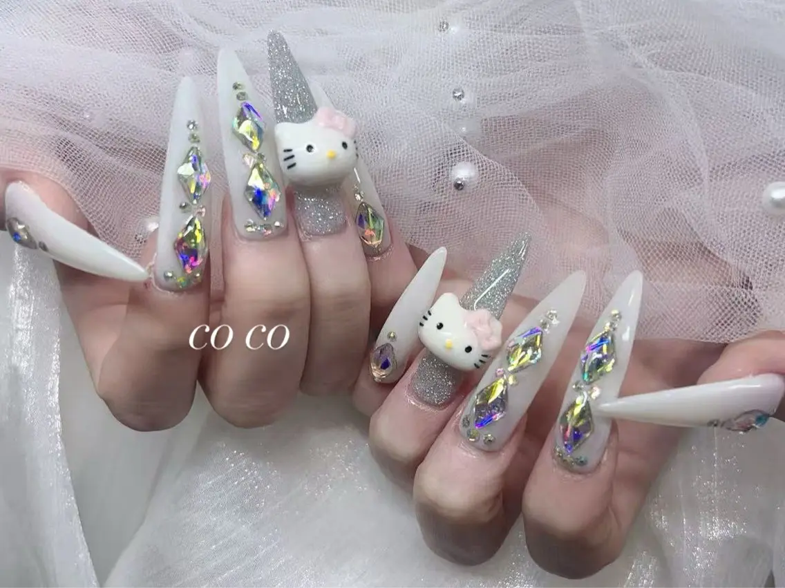 ネイル ゴージャス キラキラネイル ロングネイル ぷっくりネイル COCO ネイルのネイルデザイン