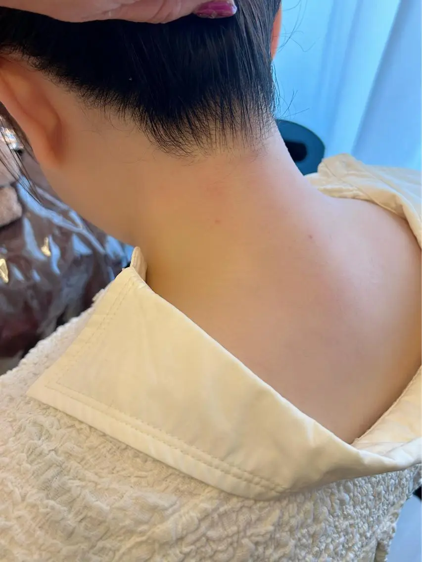 🌸髪をアップにする方🌸【うなじWax 】⭐️うなじのムダ毛をWaxで除去します✨首すじキレイに!の写真