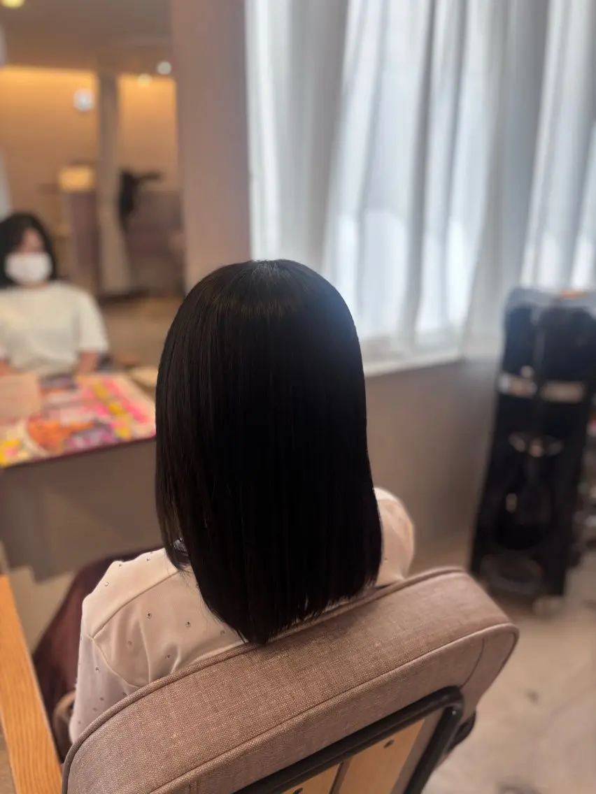 ミディアム 真鍋 月音のヘアスタイル