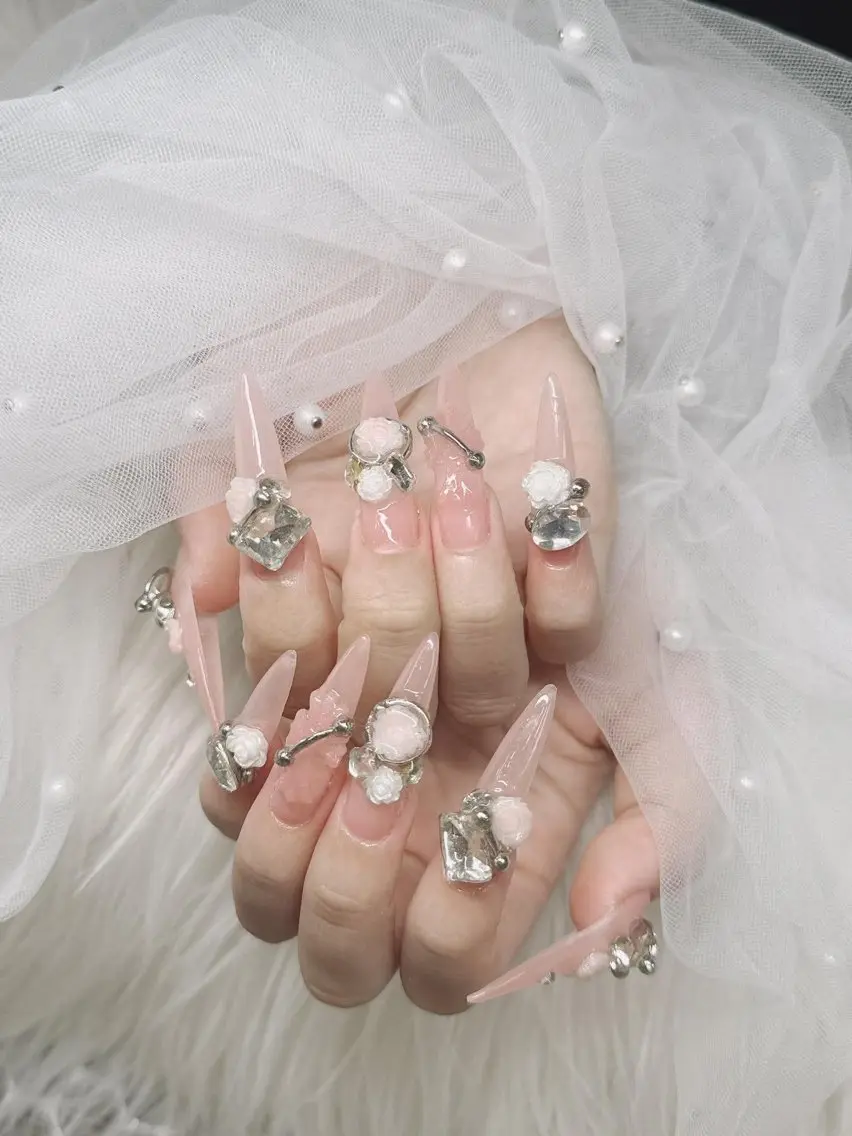 ネイル Lee Nailsのネイルデザイン