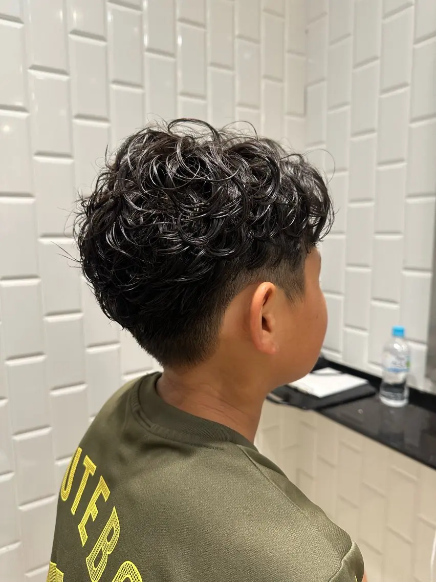 パーマ メンズ 岡 咲穂のヘアスタイル
