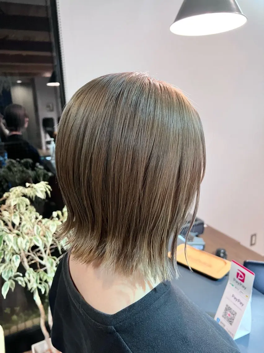 ミディアム カラー ベージュカラー ヘアカラー トリートメント ツキダテ ユイのヘアスタイル