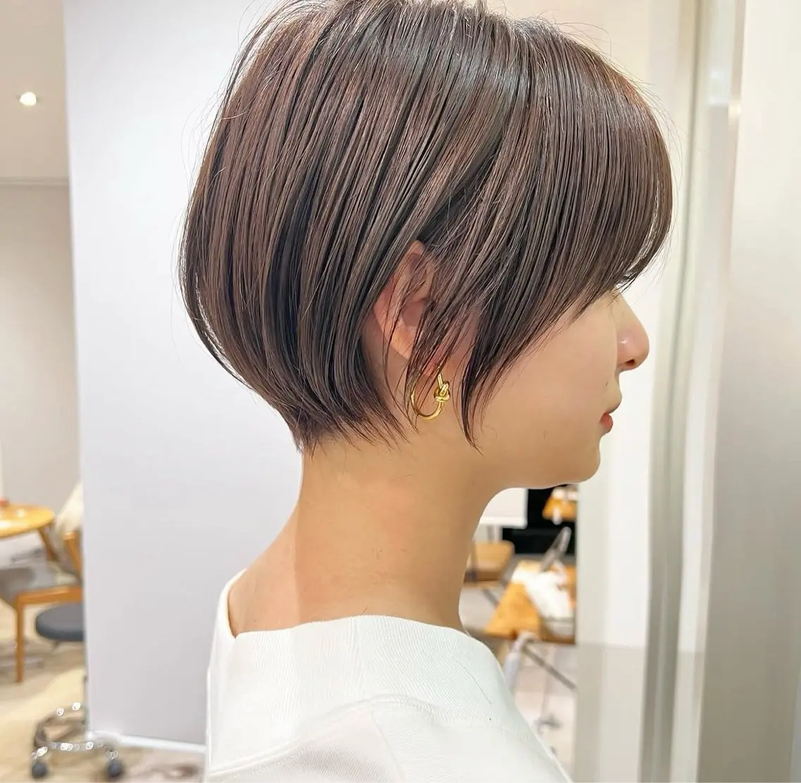 ショート 梅田🫧透明感カラー /小顔レイヤー/未来のヘアスタイル