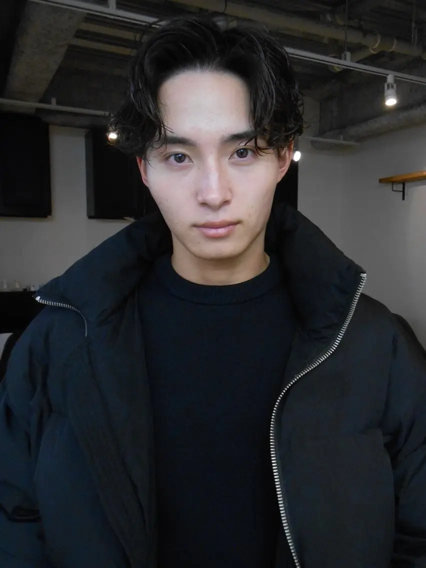 ミディアム パーマ メンズ カット パーマ グランジヘア 無造作ヘアHYUGAのヘアスタイル