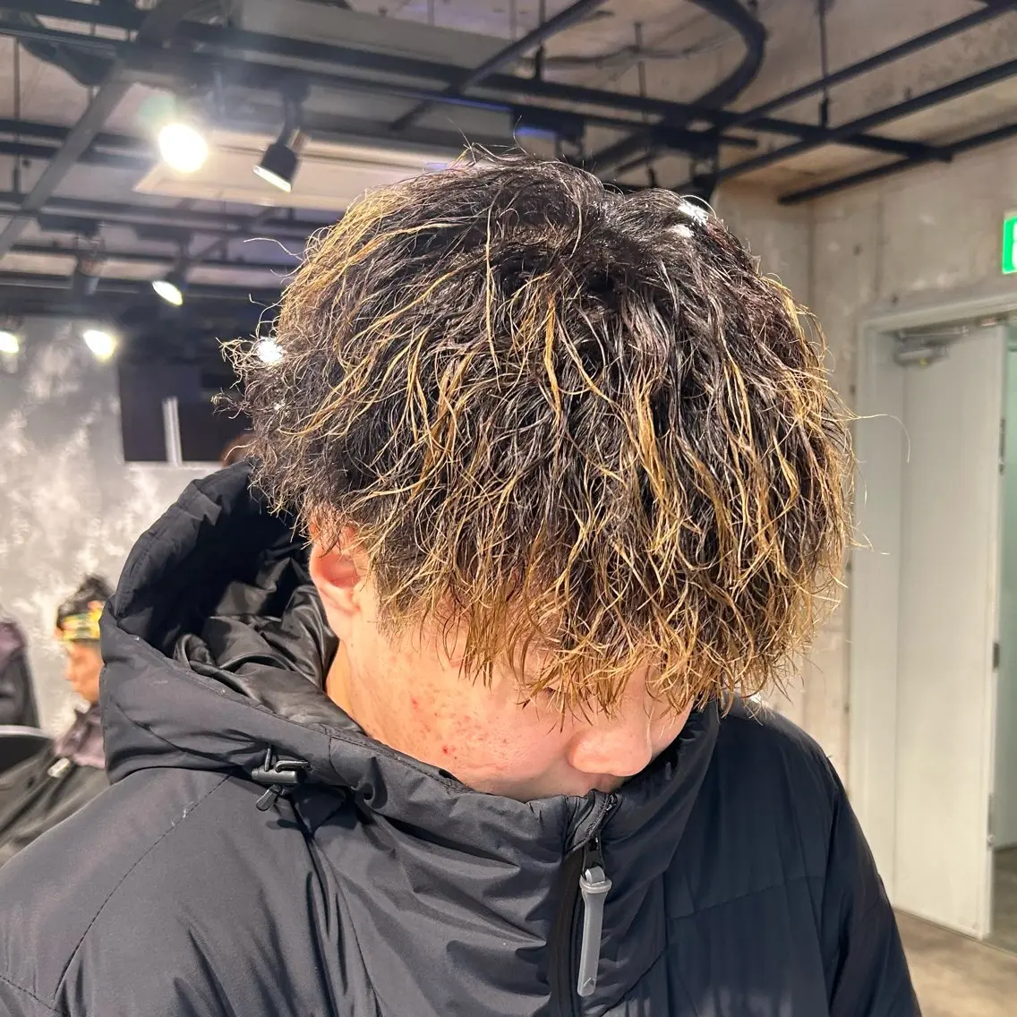 メンズ メンズメッシュ メンズパーマ カット ヘアカラー パーマ ヘッドスパ ヘアセット メンズ特化美容師 💠チナツのヘアスタイル
