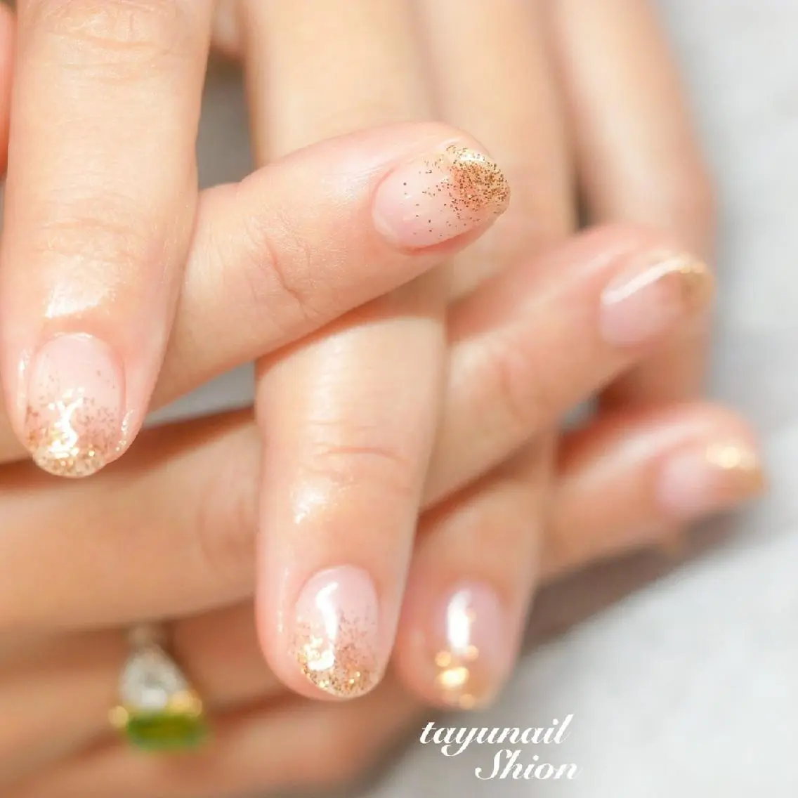 ネイル ブルー ジェルネイル ゴールド グラデーション キラキラネイル ネイルサロン 【たゆnail】のネイルデザイン