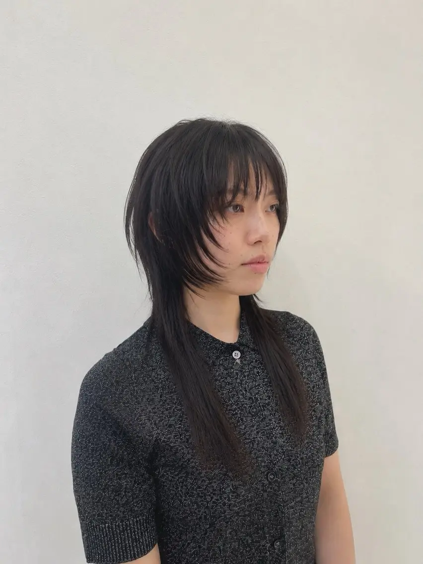 ロング ウルフカット 堀 綾花のヘアスタイル