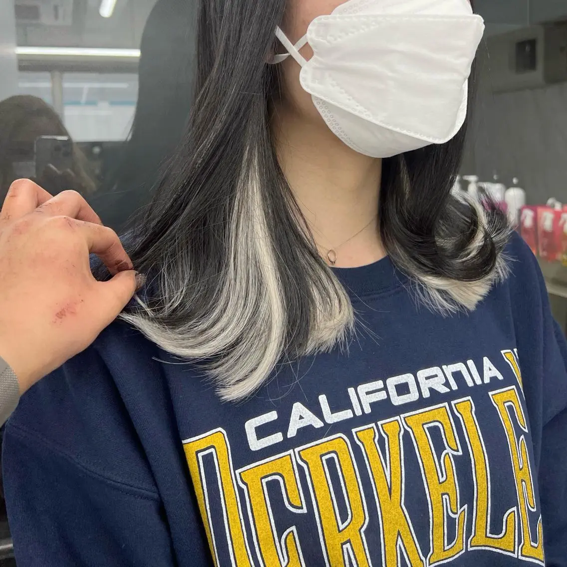 セミロング カラー シールエクステ ハイトーンカラー エクステ ヘアカラー エクステ シールエクステ特化 ハイトーン、NANAのヘアスタイル